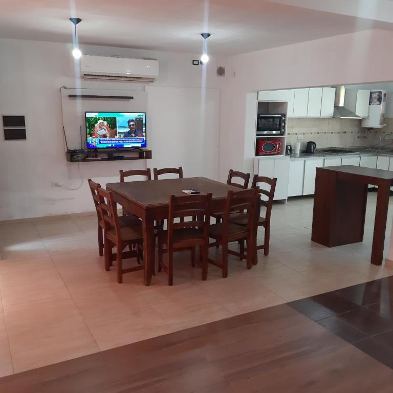 Casa con Piscina en Vistalba para 8 personas - Three-Bedroom House - 23