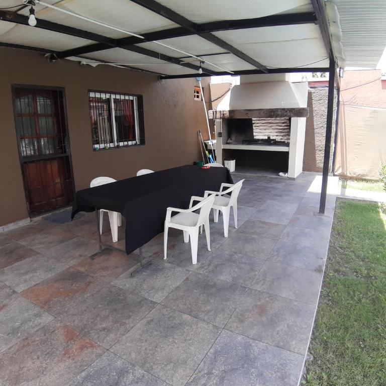 Casa con Piscina en Vistalba para 8 personas - Three-Bedroom House - 27