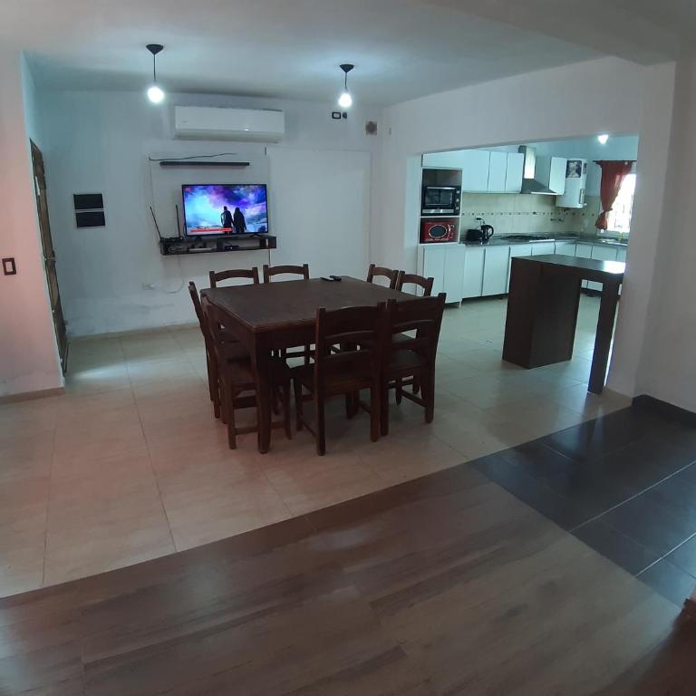 Casa con Piscina en Vistalba para 8 personas - Three-Bedroom House - 30