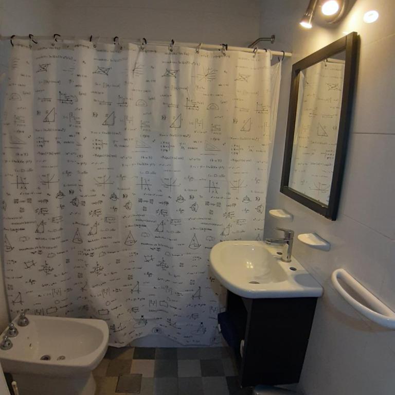 Casa con Piscina en Vistalba para 8 personas - Three-Bedroom House - 32