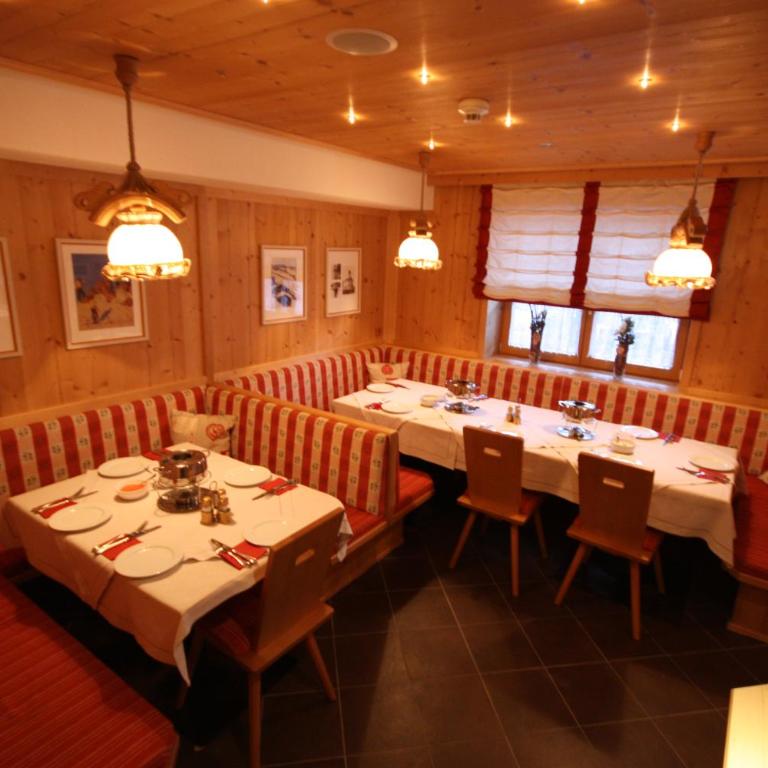 Hike & Bike, Wellness & Ski Guesthouse TALHEIMER since 1958 inklusive Therme TAUERN SPA & Jokercard - Studio mit Balkon - 8