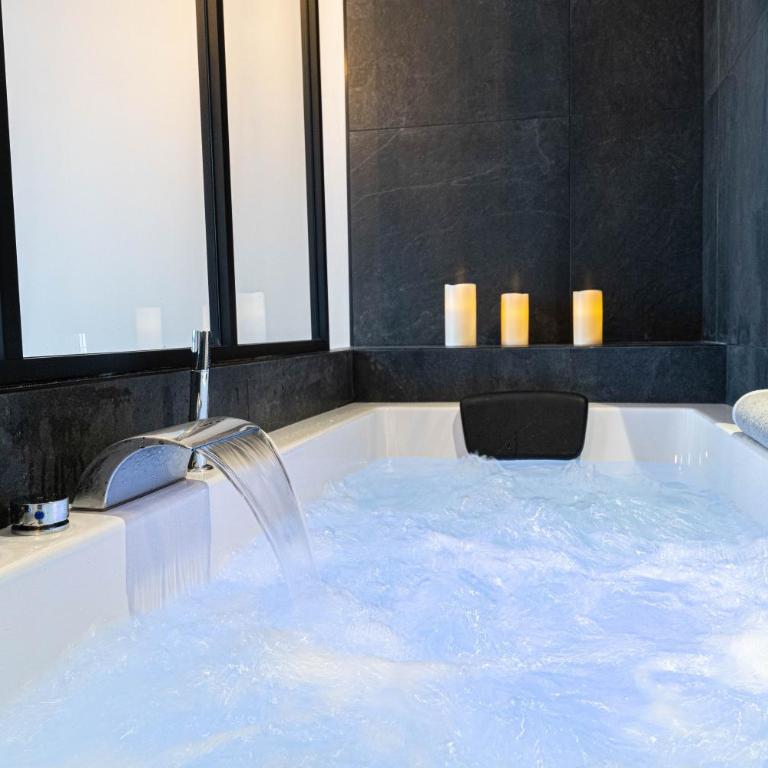 Jacuzzi-Nice quartier des musiciens-Loft - Appartement 1 Chambre - 13