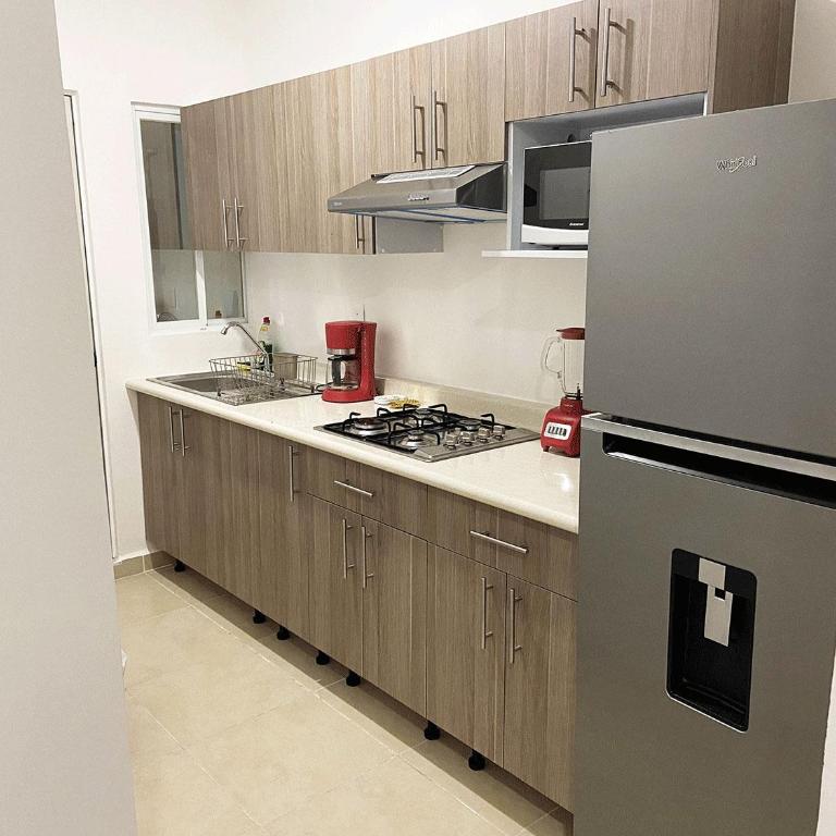 Angels Beach Condo con Piscina, Parking y Parque - Three-Bedroom Apartment - 8