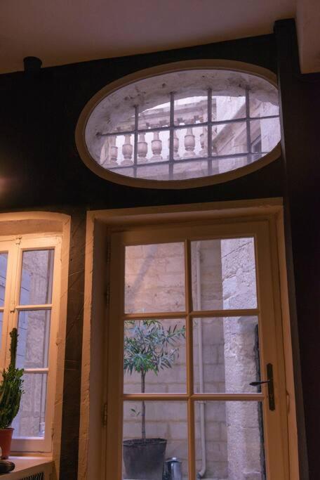 Private Mansion, completely renovated with swimming pool, in historical center - Villa con piscina privada - 48