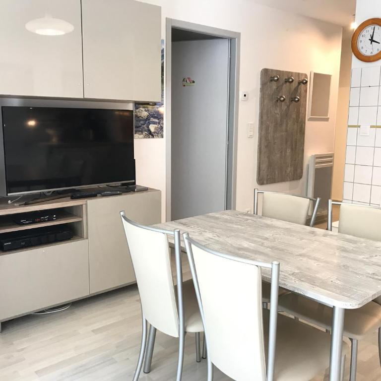 T2 +alcove, récent 4/5 pers. Parking. Balcon. Wifi - Appartement 2 Chambres - 3
