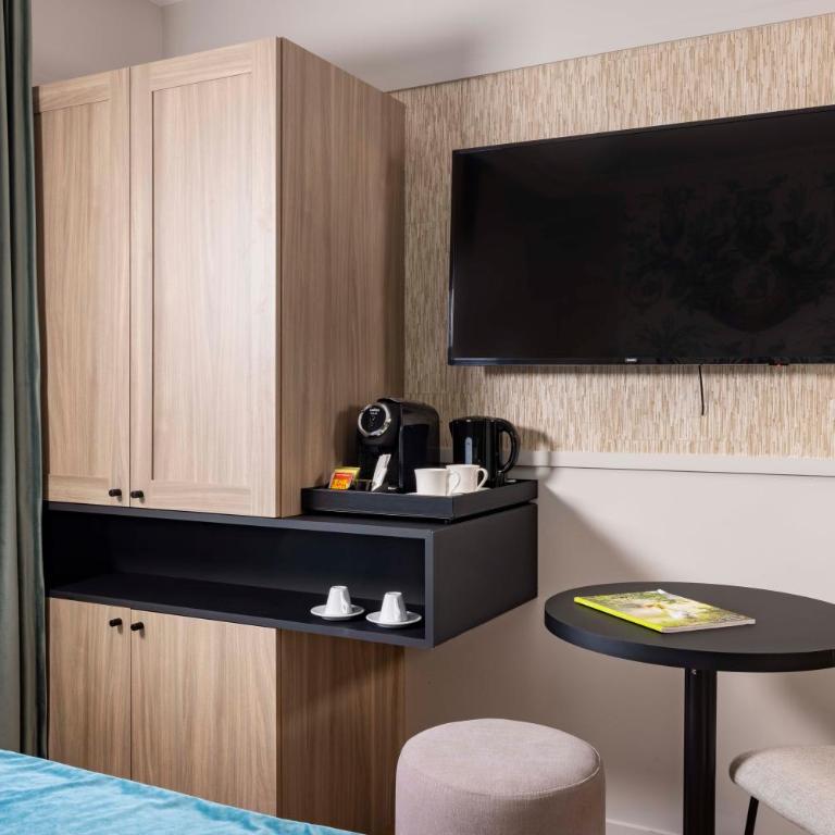 Grand Hôtel Lévêque - Chambre Double ou Lits Jumeaux Confort - 5