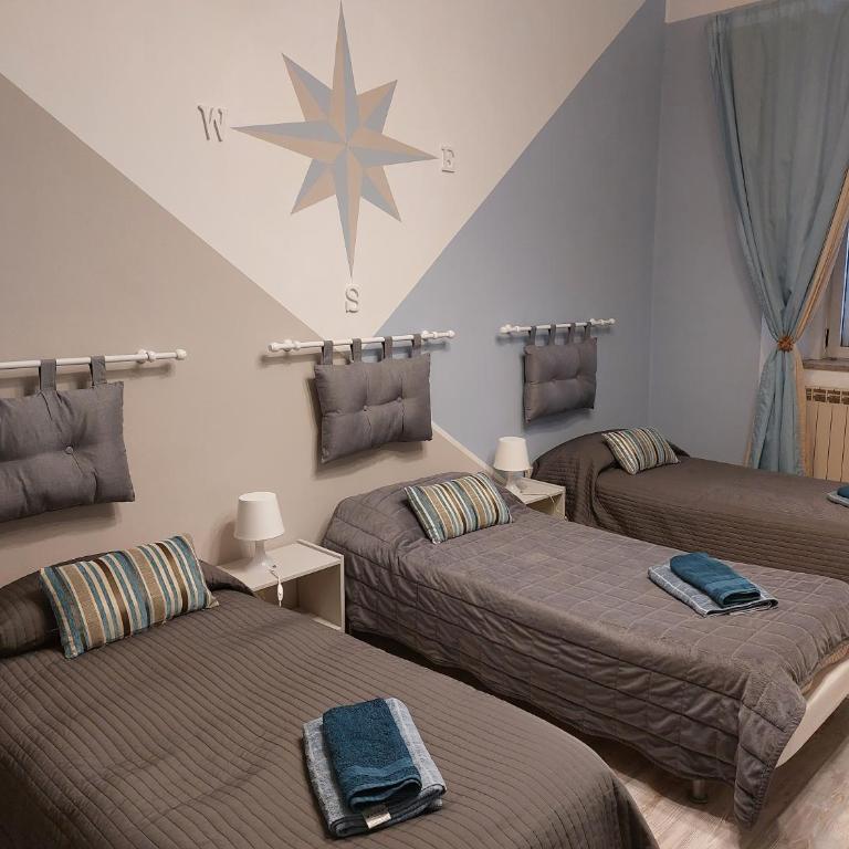 B&B Empire 1970 - Triple Room with Shared Bathroom - 8