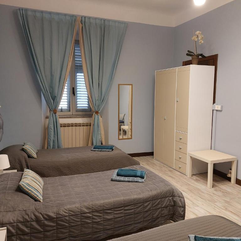 B&B Empire 1970 - Triple Room with Shared Bathroom - 1