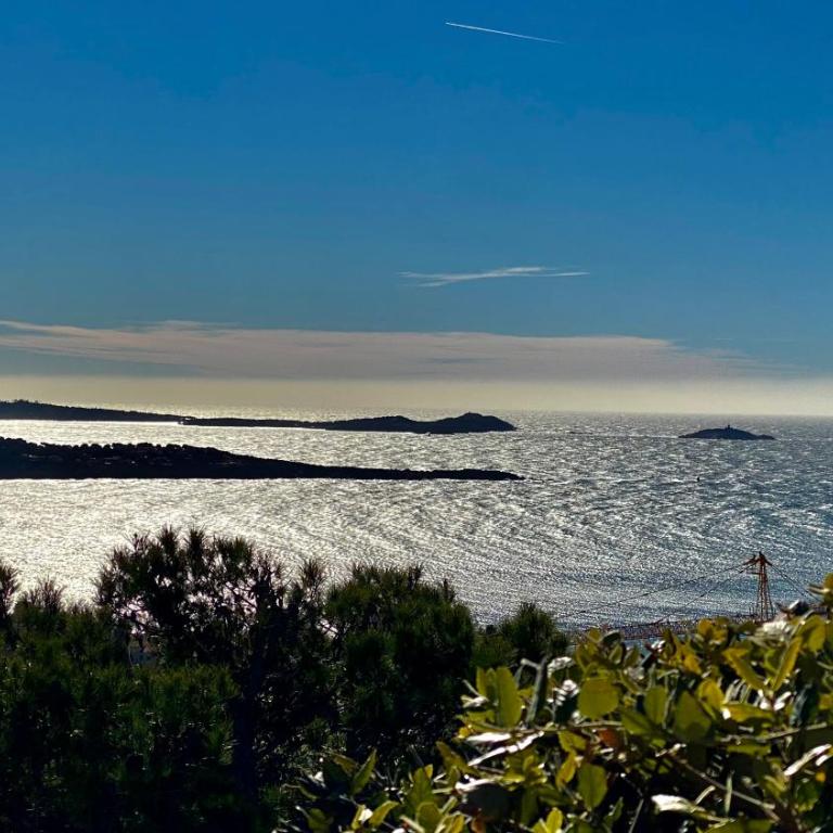 Vue mer panoramique et piscine - Estudio con vistas al mar - 4