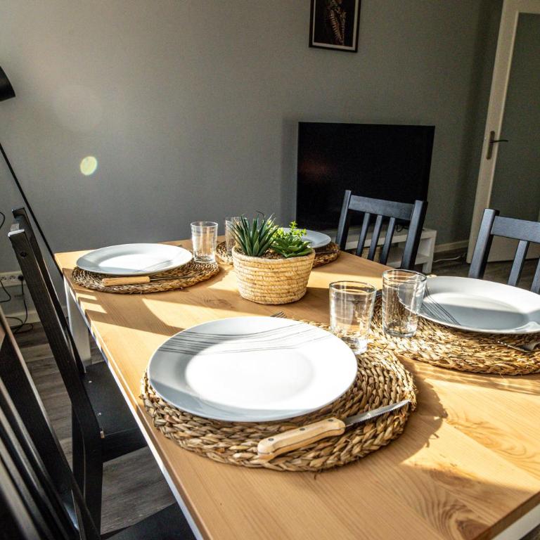 RARE, Fonctionnel, Idéal Famille ou Business - Appartement - 10