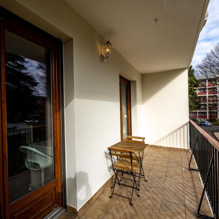 RARE, Fonctionnel, Idéal Famille ou Business - Appartement - 17