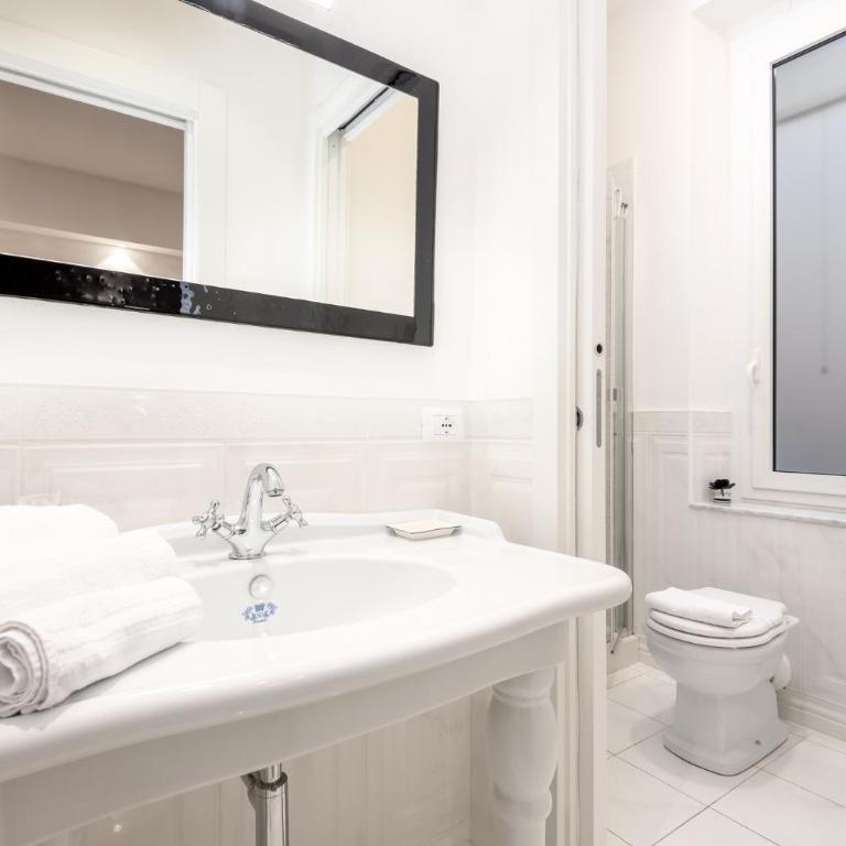 Le camere di Nathan - 5 terre near the central station - Deluxe King Room - 8