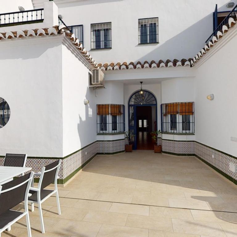 5 Bedroom-PrivatePool-Balcony-Sea View-Nerja - Habitación Doble con vistas al parque - 12