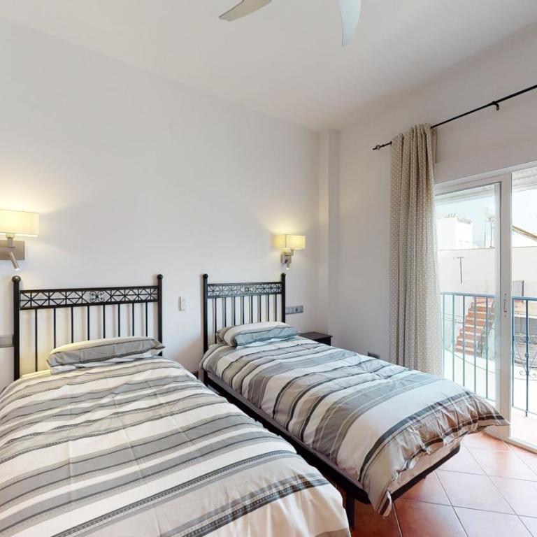 5 Bedroom-PrivatePool-Balcony-Sea View-Nerja - Habitación Doble con vistas al parque - 26