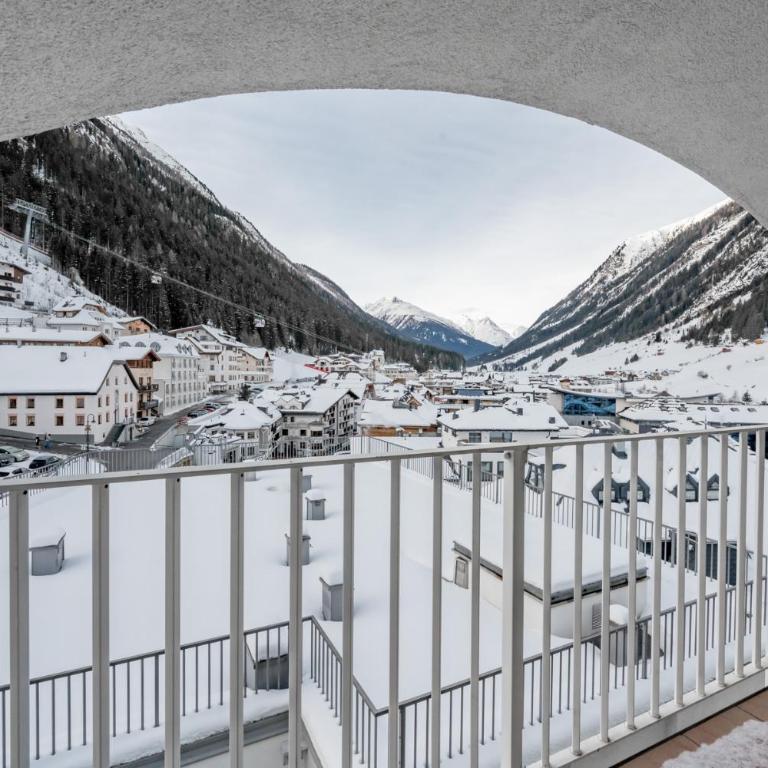 Hotel Garni Christine - Doppelzimmer mit Bergblick - 5