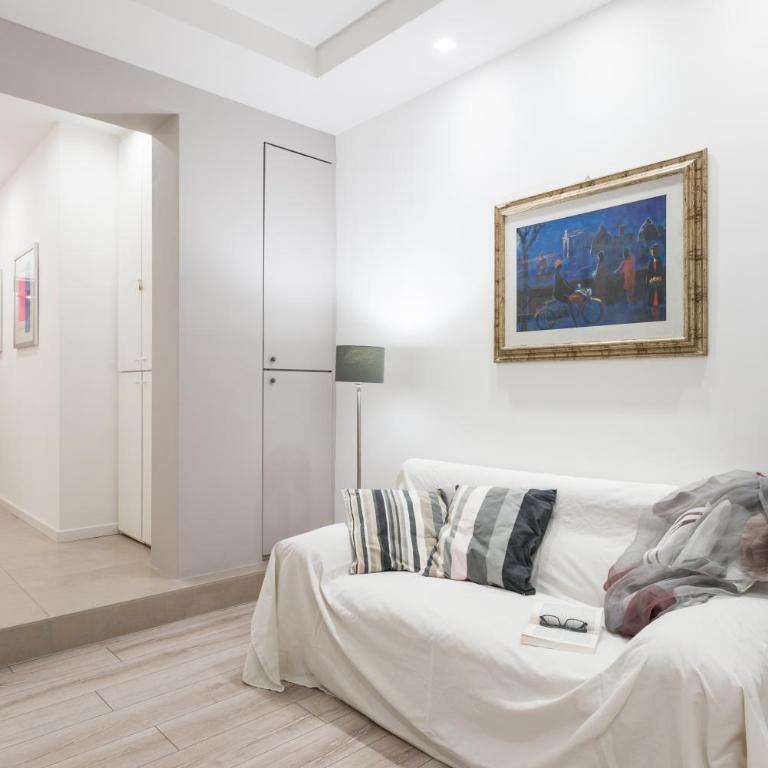 Vatican Townhouse - Three-Bedroom Apartment - 10