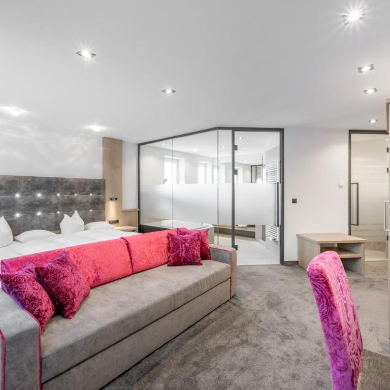 Hotel Garni Christine - Deluxe Doppelzimmer mit Balkon - 1
