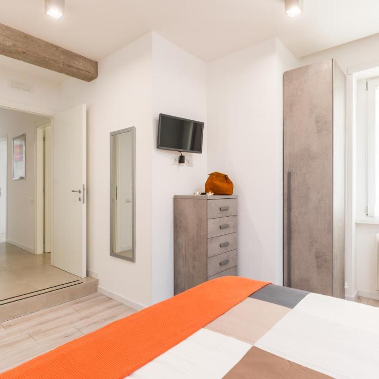 Vatican Townhouse - Three-Bedroom Apartment - 13