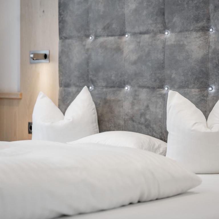 Hotel Garni Christine - Deluxe Doppelzimmer mit Balkon - 5