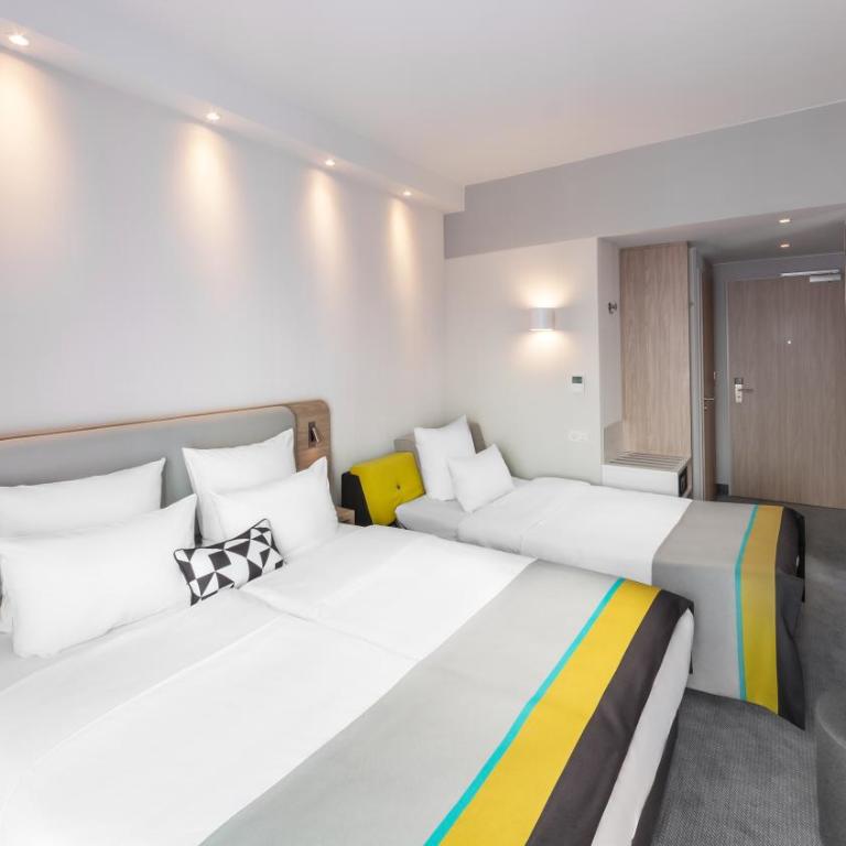 Holiday Inn Express - MUNICH NORTH by IHG - Habitación Estándar con cama grande y sofá cama - No fumadores - 3
