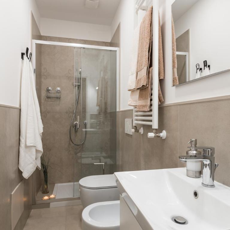 Vatican Townhouse - Three-Bedroom Apartment - 16