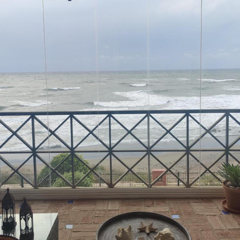 Frontline Beach Apartment, La Perla de la Bahia, Bahia de Casares - Estepona - Apartamento de 3 dormitorios - 11