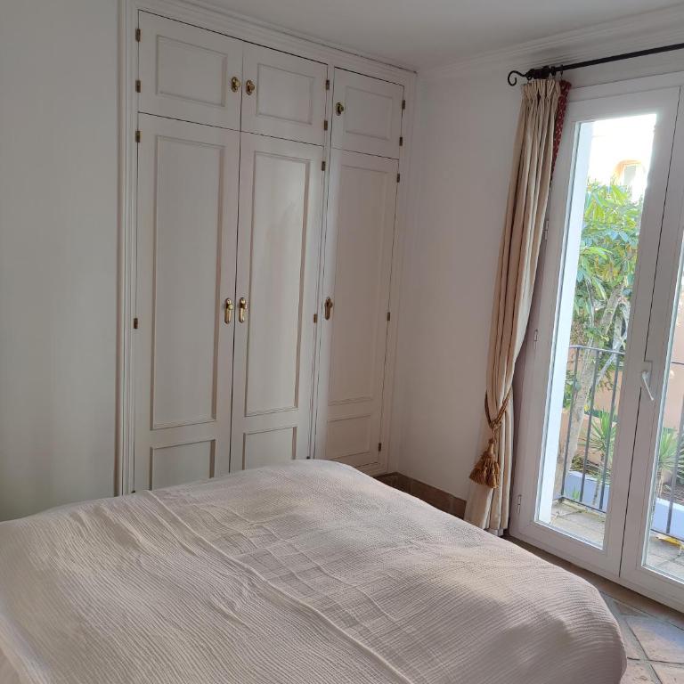 Frontline Beach Apartment, La Perla de la Bahia, Bahia de Casares - Estepona - Apartamento de 3 dormitorios - 17