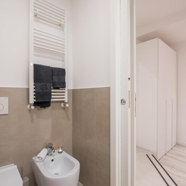 Vatican Townhouse - Three-Bedroom Apartment - 27