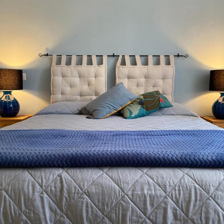 Iola Rooms - Q9416 - Queen Room - 4