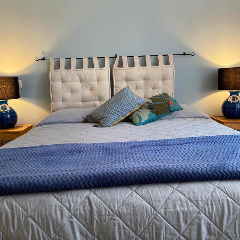Iola Rooms - Q9416 - Queen Room - 2