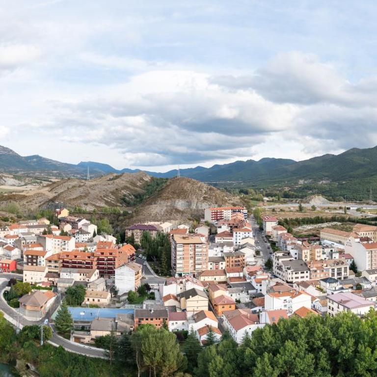 Apartamento en Sabiñánigo con amplia y soleada terraza - Apartment mit 2 Schlafzimmern - 39