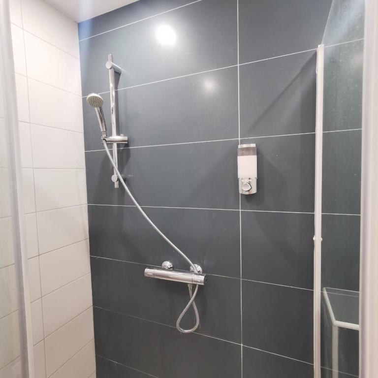 Chambre Monde Tout confort Saint-Marceau - Chambre Double avec Salle de Bains Commune - 6