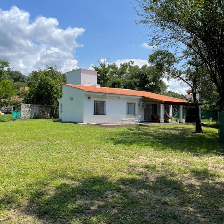 DIVINA Y COMODA CASA EN SAN LORENZO PARA 5 PERSONAS!! - Casa de 3 dormitorios - 40