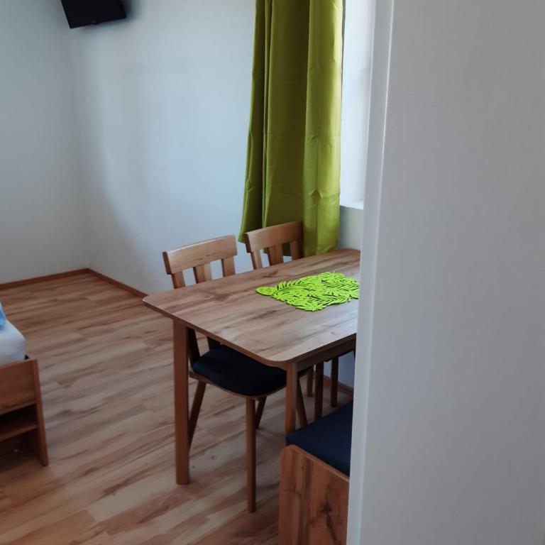 Apartment Sabrina - Deluxe Doppelzimmer mit Zustellbett - 2