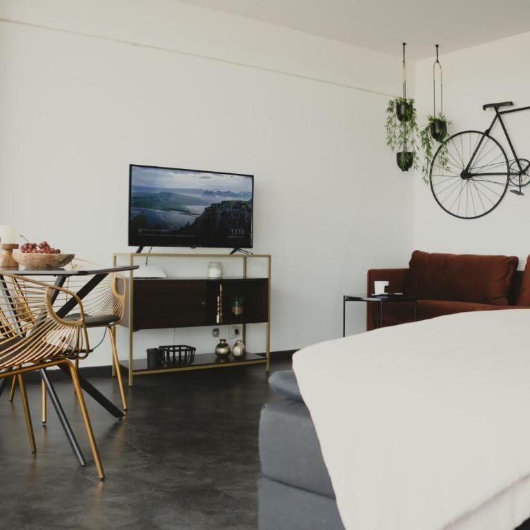 Hohes Apartment mit Weitblick über Augsburg - One-Bedroom Apartment - 12
