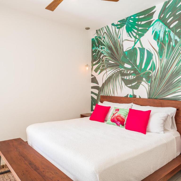Villa Ek'Balam & Villa Flamingo, Luxury Villas, Private Pool, Private Garden, Jacuzzi, 24h Security - Three-Bedroom Villa 3 - 6