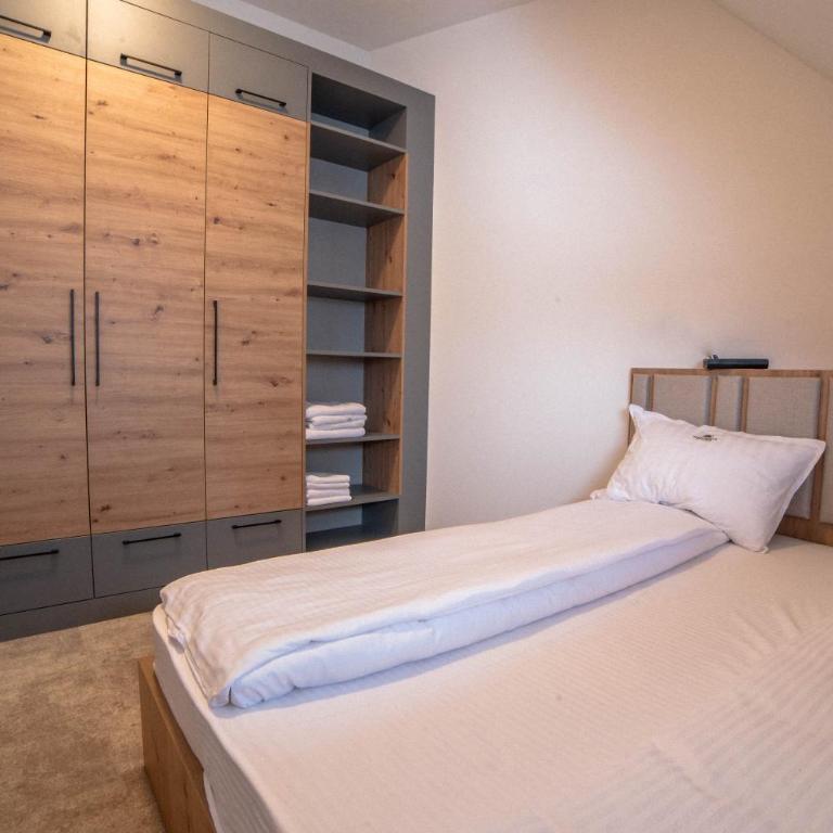Apartments Suncani Vrhovi Kopaonik - One-Bedroom Apartment - 11