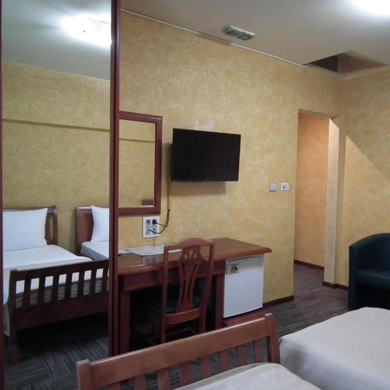 Hotel Kerber - Classic Triple Room - 5