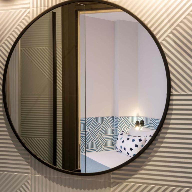 Paris Art Hotel Quartier Latin by Malone - Chambre Simple Classique Rayure - 3