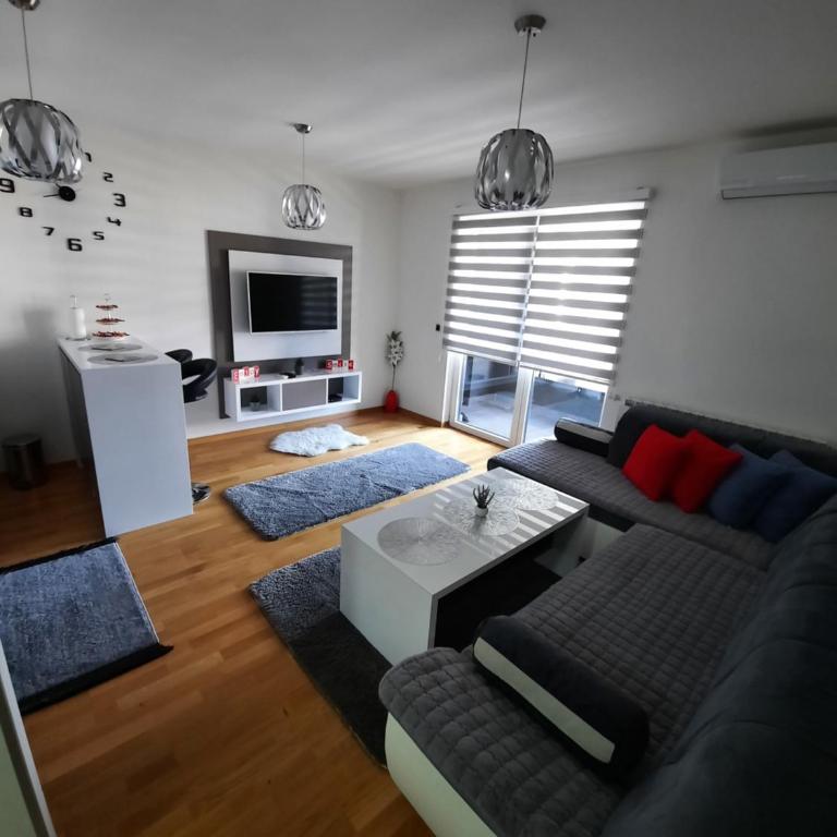 Apartman Bulevar Sarajevo - FREE PARKING - One-Bedroom Apartment - 1