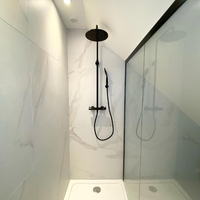 White House Dhavernas - Résidence Privée - Amiens - Parking Gratuit - Two-Bedroom Apartment - 11