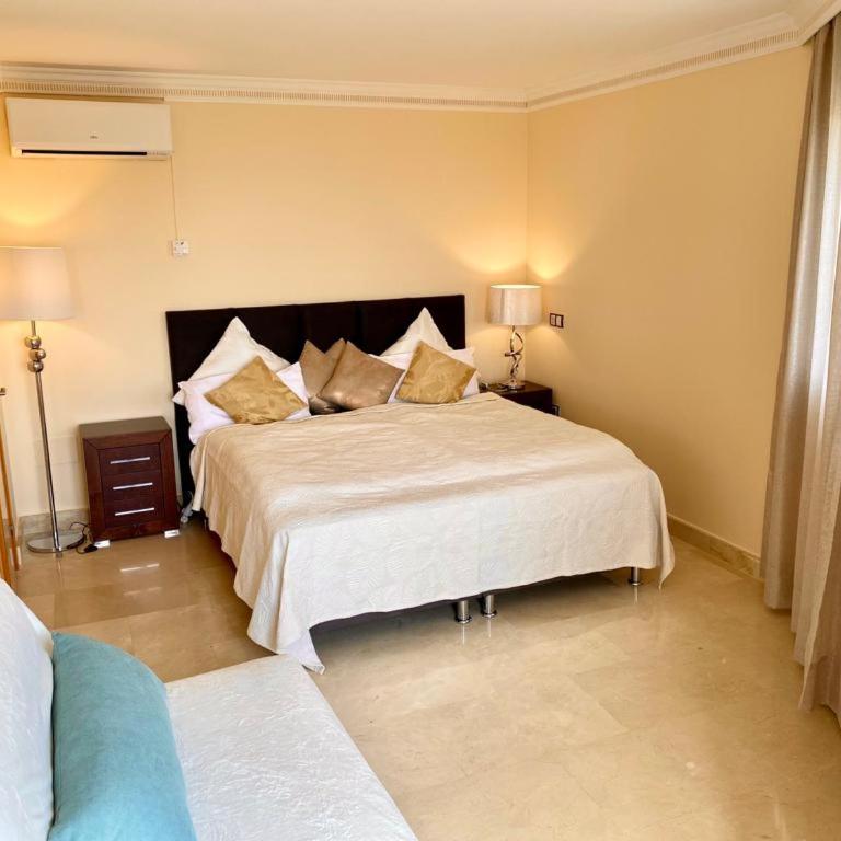 Tranquil 3 bed villa with private pool + sea view! - Villa de 3 dormitorios - 38