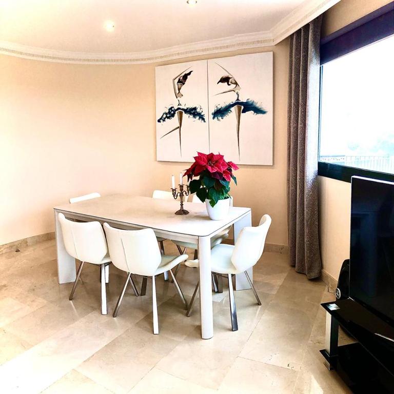 Tranquil 3 bed villa with private pool + sea view! - Villa de 3 dormitorios - 55
