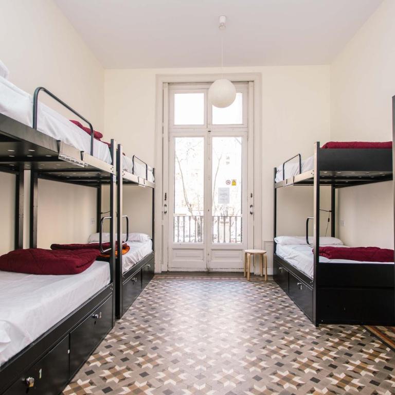 360 Hostel Borne - Single Bed in 8-Bed Dormitory Room - 3