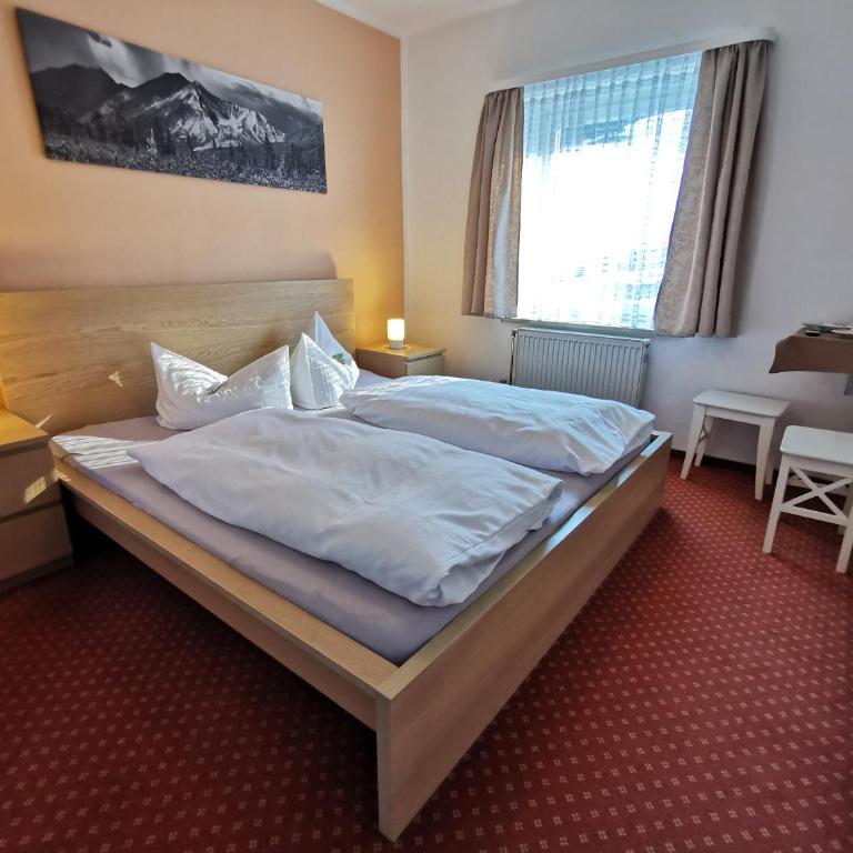 Hotel Garni Post - Standard Doppelzimmer mit Dusche - 3