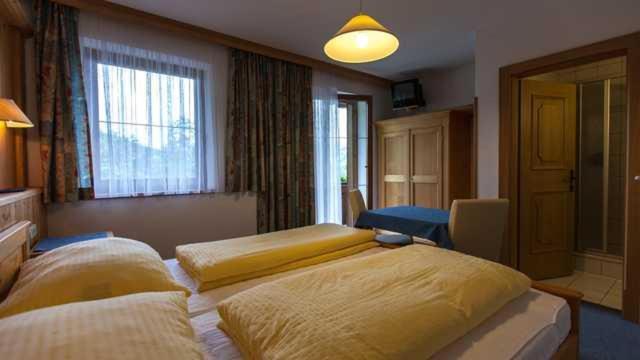 Pension Rieder - Doppelzimmer mit Dusche - 4