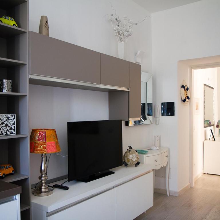 Murphy Holiday Home - Residenza XX Settembre - Two-Bedroom Apartment - 4