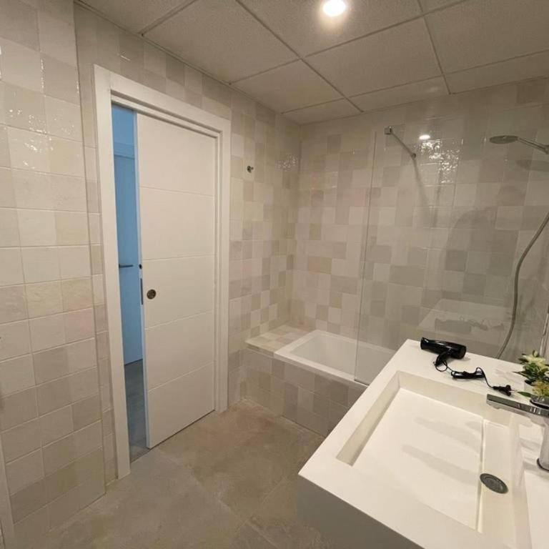 Holidays2Torremolinos Pool, 300 mts from beach - Apartamento - 5