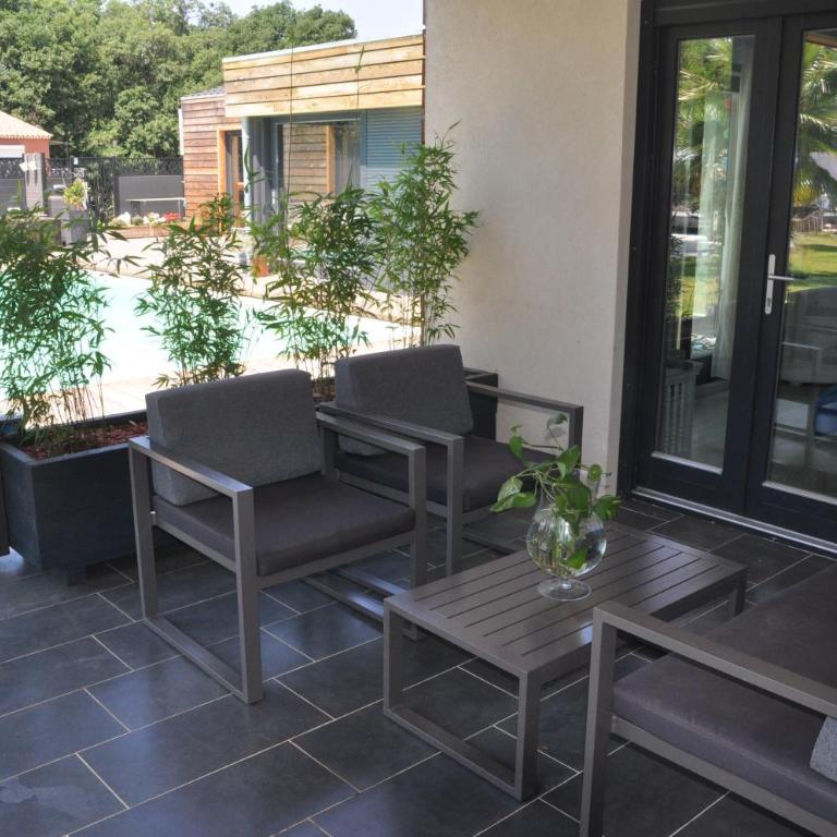 Villa-Carroubier - Deluxe Double Room - 5
