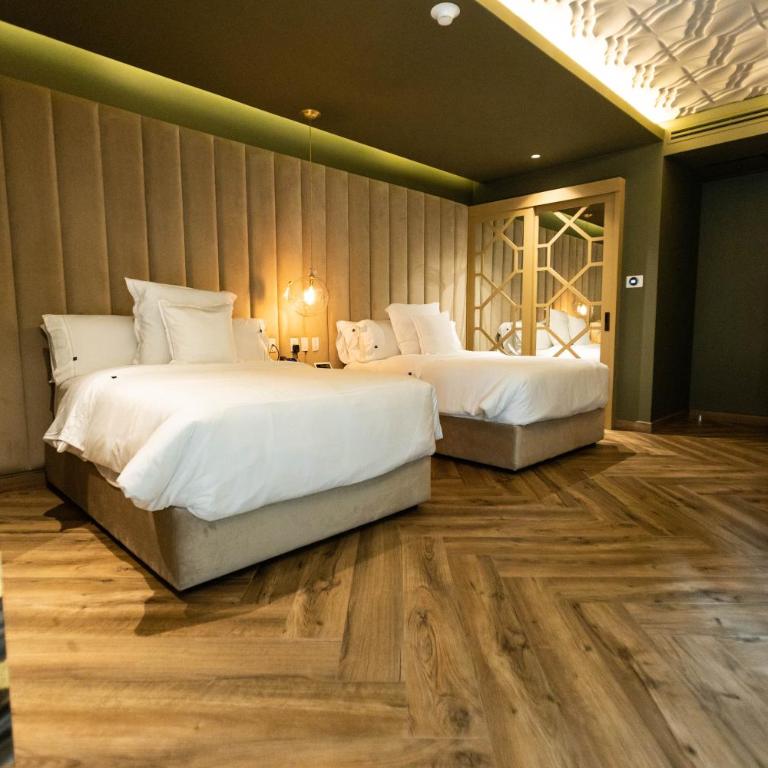 L Hotel Perla Boutique - Habitación Doble con balcón - 2 camas - 3